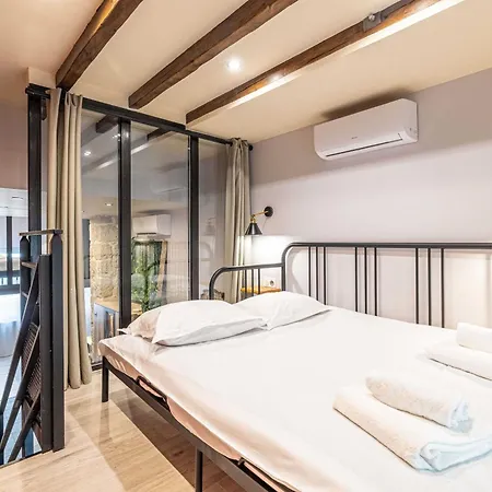 Warm Close To Promenade Des Lejlighed